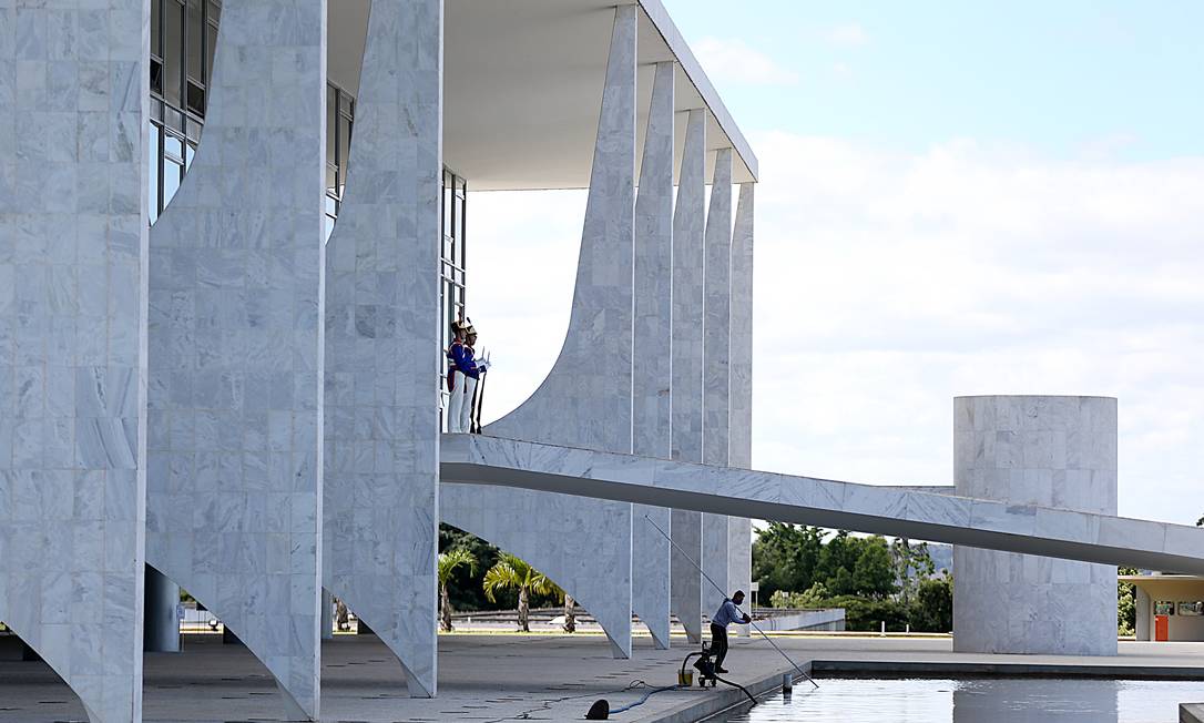 governo não pode usar sobra de recursos para combate ao coronavírus para outros fins Foto: Jorge William / Agência O Globo