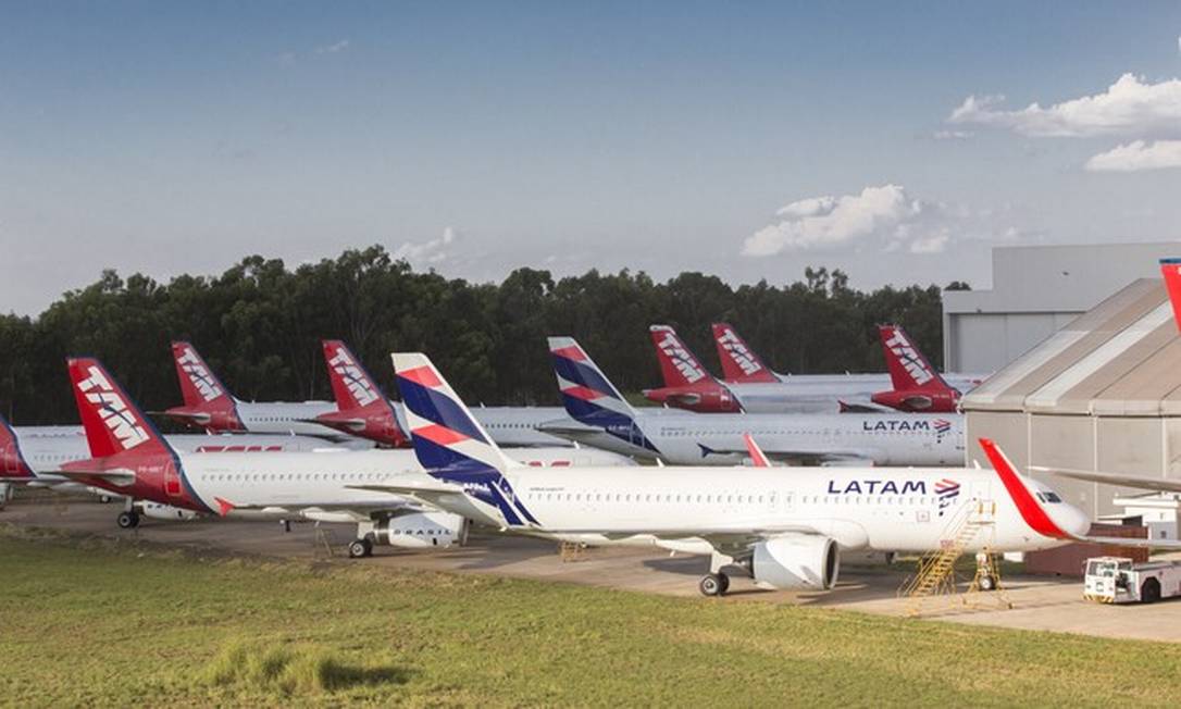 Aviões da Latam no centro de manutenção em São Carlos Foto: Edilson Dantas / Agência O Globo