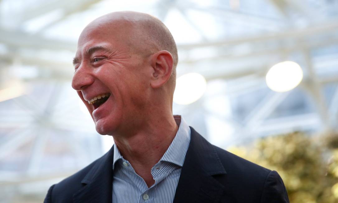 Jeff Bezos, fundador da Amazon, lidera a lista mundial de bilionários da Forbes Foto: LINDSEY WASSON / Reuters