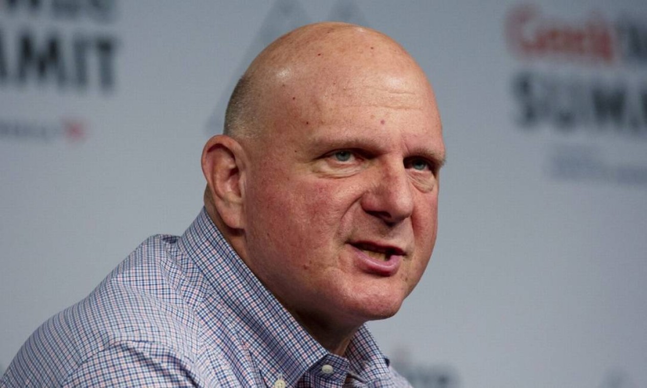 Com um patrimônio de US$ 91,4 bilhões, Steve Ballmer, o ex-CEO da Microsoft, é o nono colocado da lista da Forbes Foto: Bloomberg