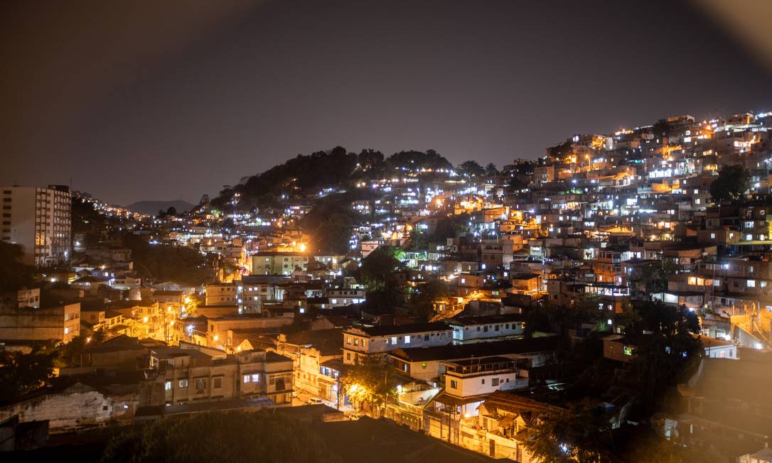 Energia: A tarifa social para a baixa renda, além da isenção da bandeira tarifária de escassez hídrica, dá descontos de 10% a 65% Foto: Brenno Carvalho / Agência O Globo