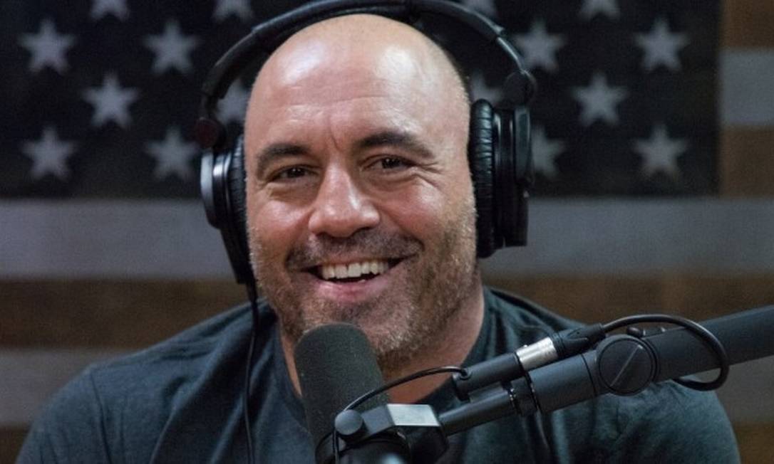 Joe Rogan tem um podcast de grande sucesso no Spotify Foto: Divulgação