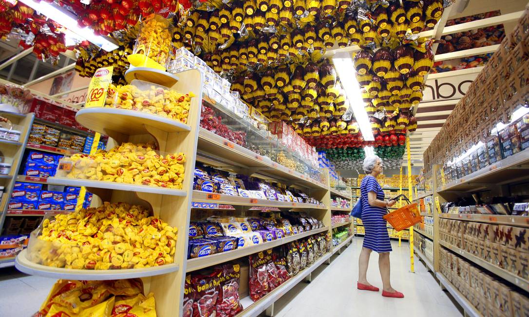 Diferença de preço dos ovos de Páscoa chega a mais de 100% Foto: Edilson Dantas / Agência O Globo