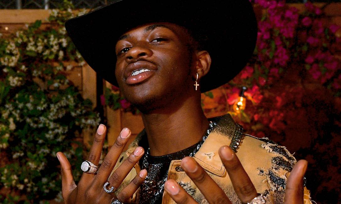 O rapper Lil Nas X ficou 19 semanas no topo da parada com uma música de menos de dois minutos. Foto: Matt Winkelmeyer / Getty Images / Stagecoach