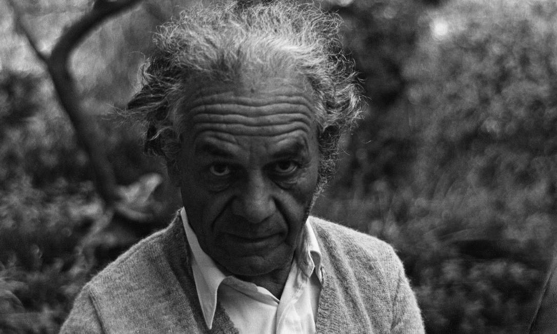 
O poeta chileno Nicanor Parra, em foto incluída na exposição “Parra 100” e no livro “Parra à vista”
Foto:
/
Divulgação/ARQUIVO NICANOR PARRA
