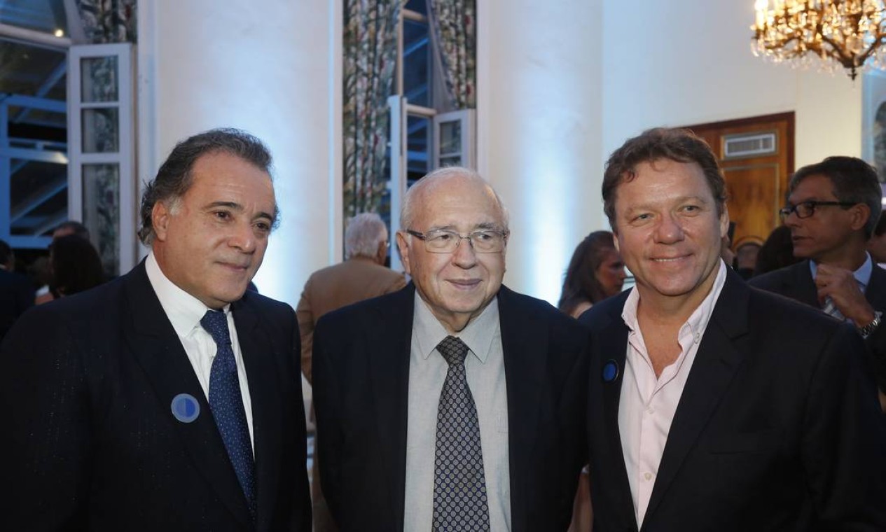 Tony Ramos, Luis Fernando Verissimo e Claude Troisgros Foto: Fabio Rossi / Agência O Globo