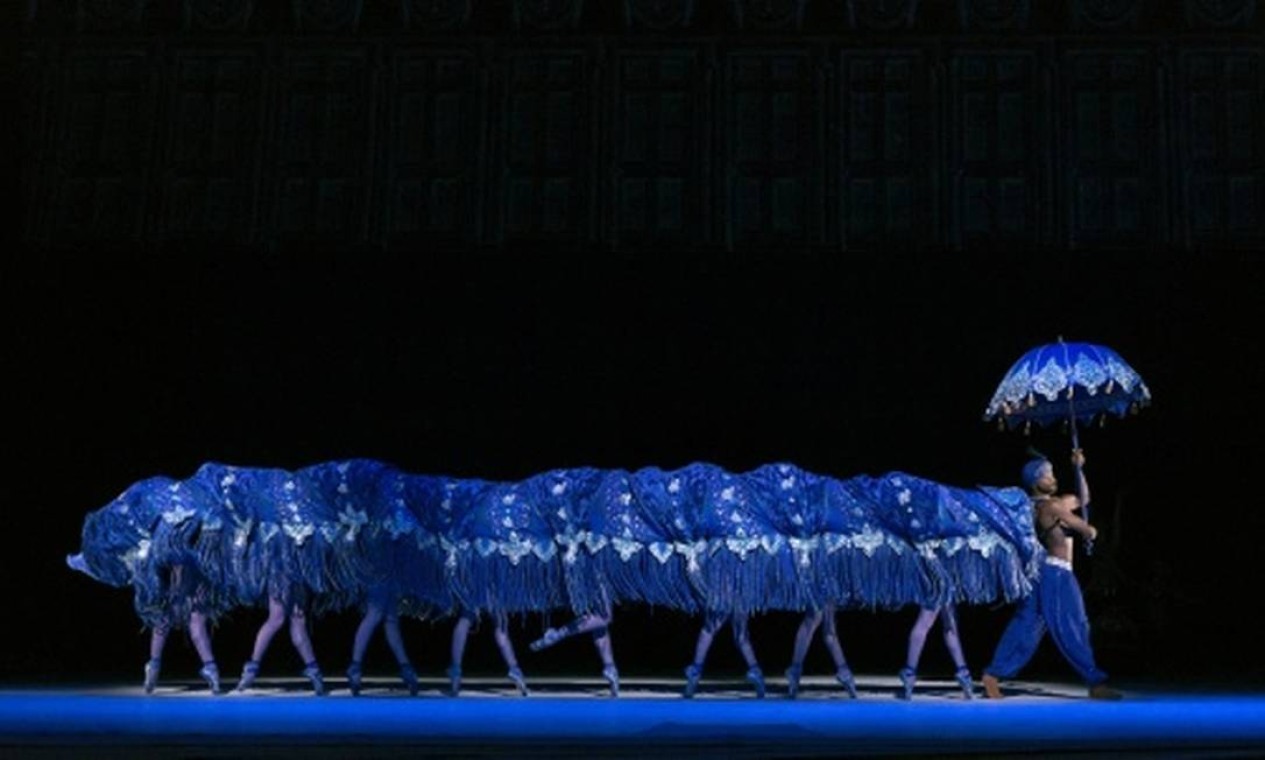 Cena do balé "Alice no país das maravilhas", com o Royal Ballet, encenado no The Royal Opera House, em Londres, em fevereiro de 2015 Foto: Johan Persson/Royal Opera House/ArenaPAL