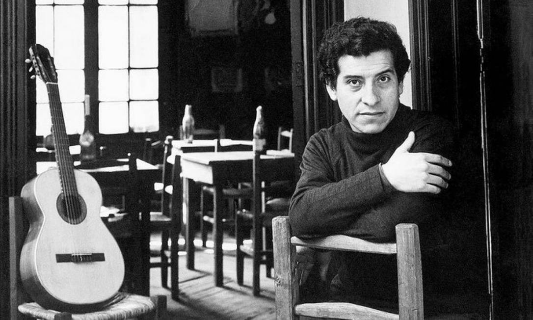 
O cantor chileno Víctor Jara, torturado e morto em Santiago do Chile durante a ditadura de Augusto Pinochet
Foto:
/
AP
