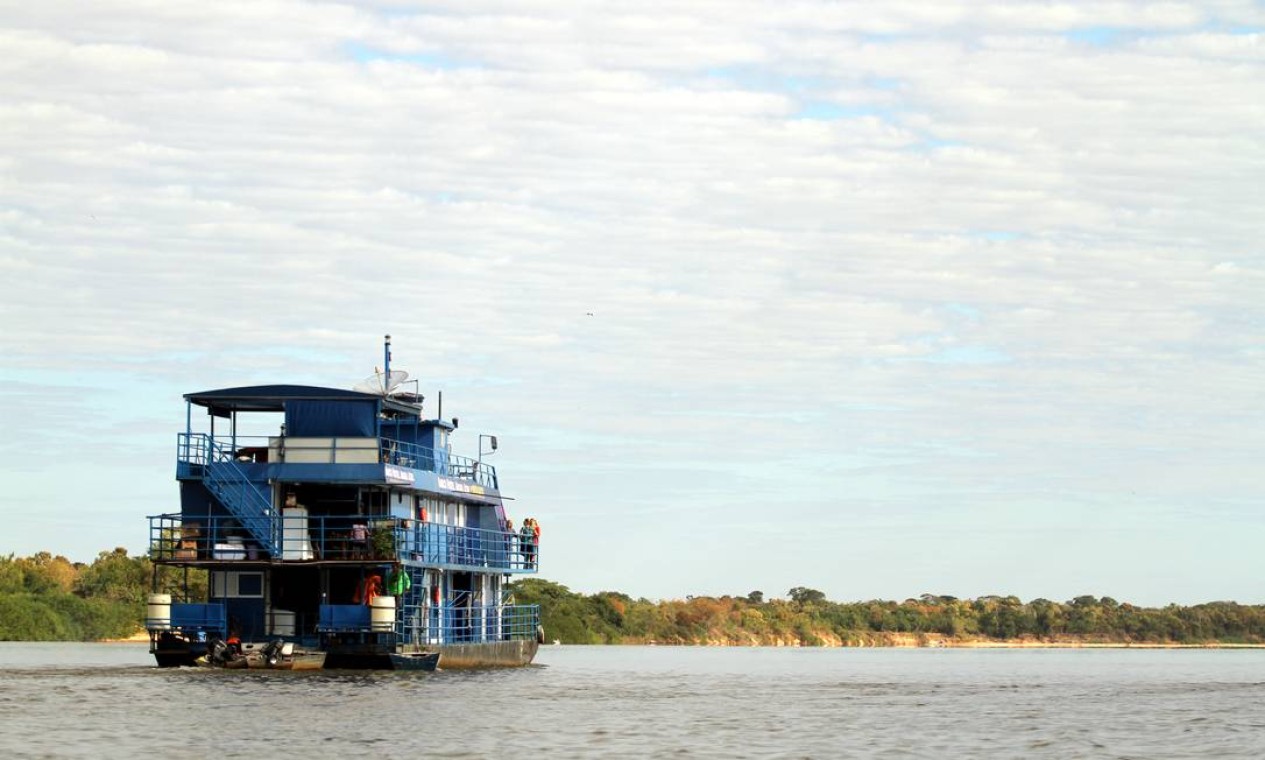O barco-hotel Arara Azul é uma das opções de hospedagem flutuante no Araguaia, principalmente para os adeptos da pesca esportiva Foto: Eduardo Vessoni