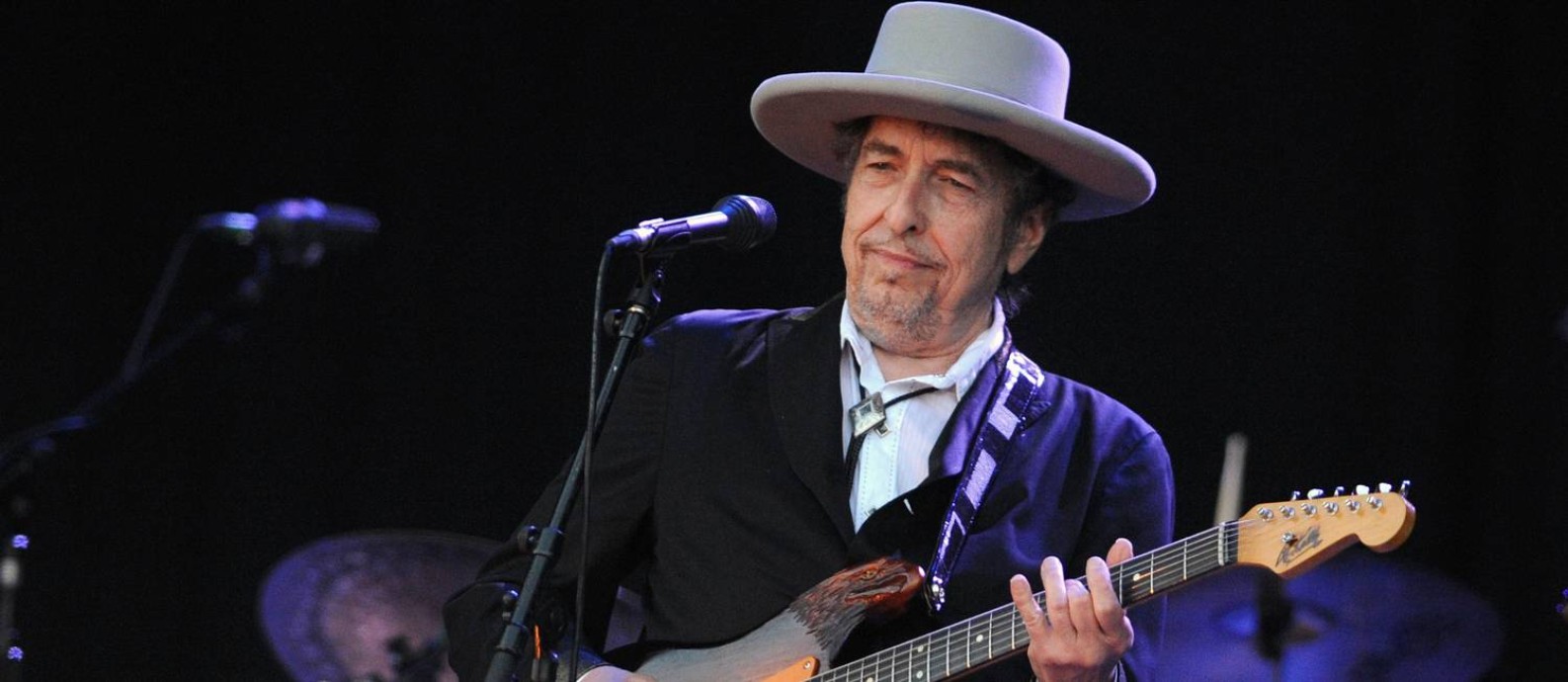 Bob Dylan se apresenta em show em 2012 Foto: AFP