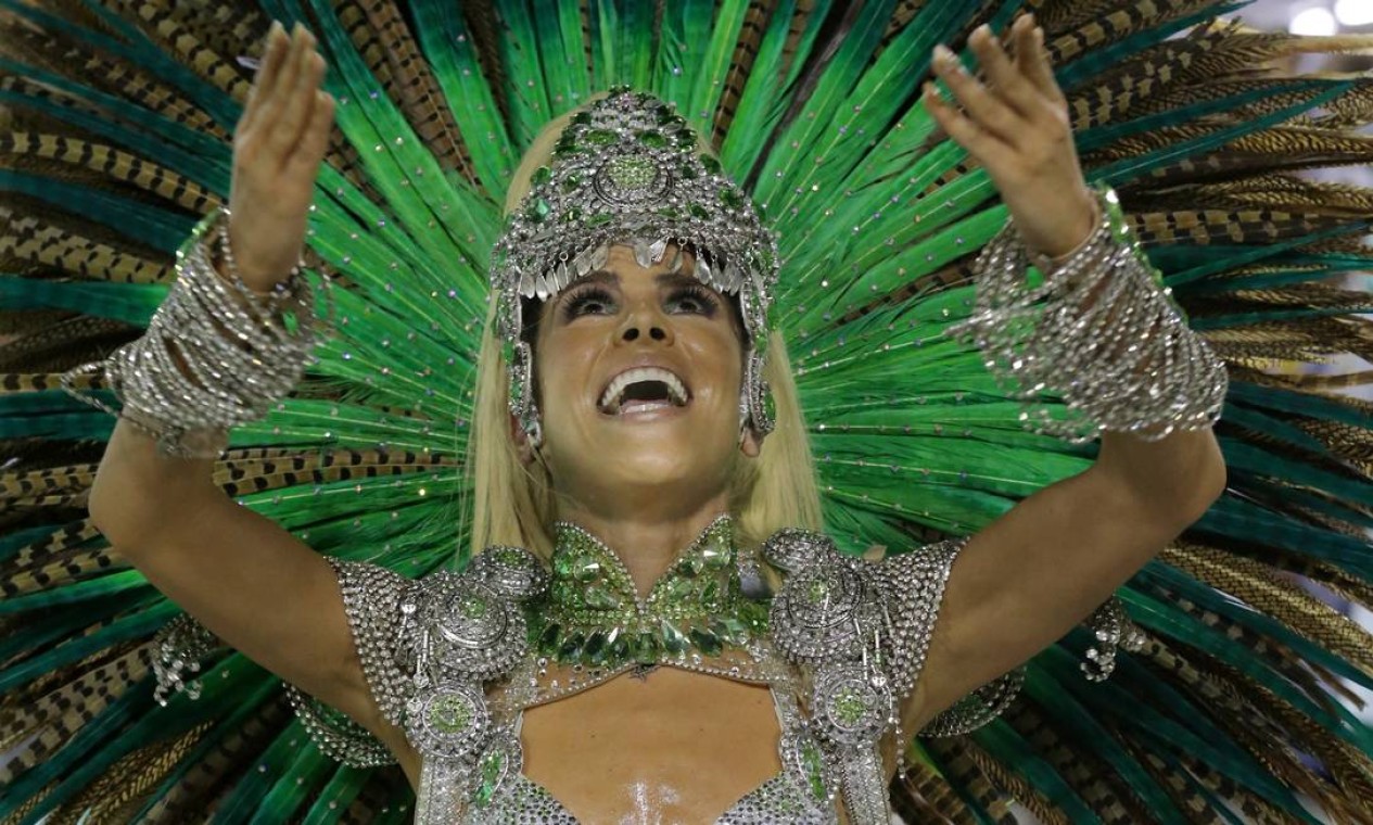 Vanessa Camargo, coroada musa da Mocidade neste Carnaval, deu o seu melhor para fazer jus ao convite Foto: Marcelo Theobald / Agência O Globo