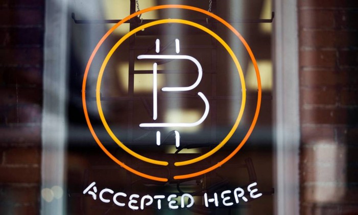 Símbolo do bitcoin em Toronto, no Canadá/Mark Blinch Foto: Mark Blinch / Reuters