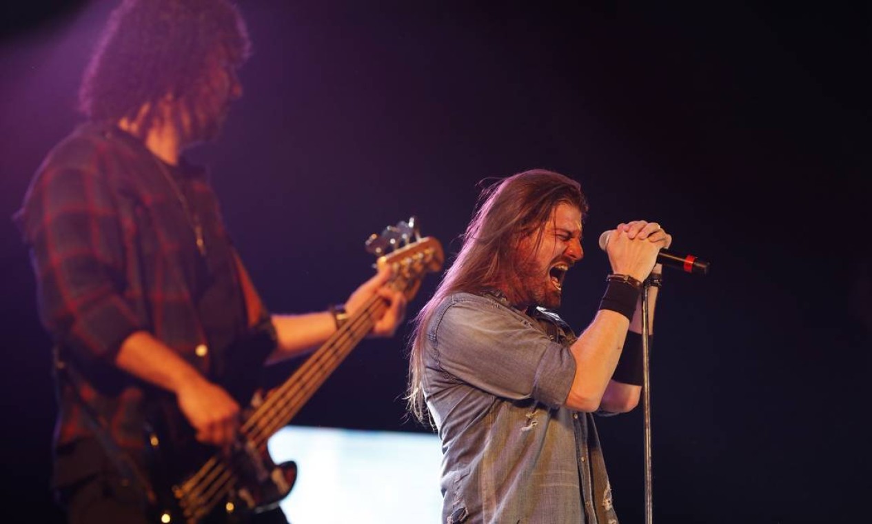 Em seu terceiro Rock in Rio consecutivo — nos palcos Sunset e Rock Street —, o Republica mostrou segurança em músicas influenciadas por bandas como Black Sabbath e Judas Priest. Foto: Marcelo Theobald / Agência O Globo