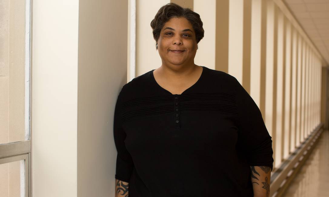 Roxane Gay: depois de 'Má feminista', escritora aborda gordofobia em livro Foto: Jay Grabiec / Divulgação