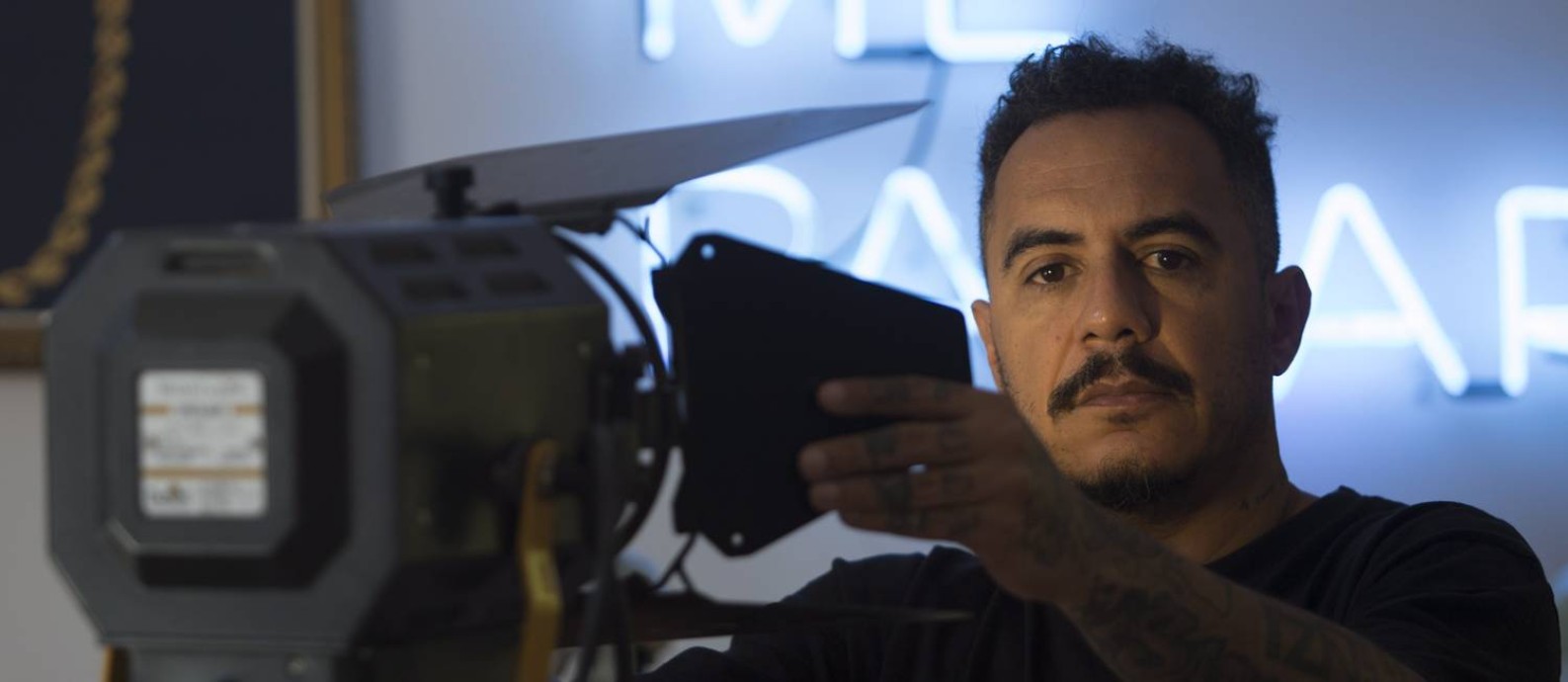 Marcelo D2 fala de seu novo filme, 'Amar é para os fortes' Foto: ROBERTO MOREYRA / Agência O Globo