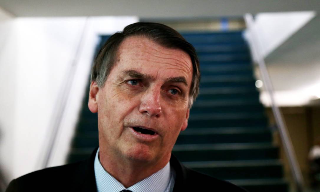 O deputado Jair Bolsonaro, candidato à Presidência, durante entrevista Foto: Ailton de Freitas / Agência O Globo