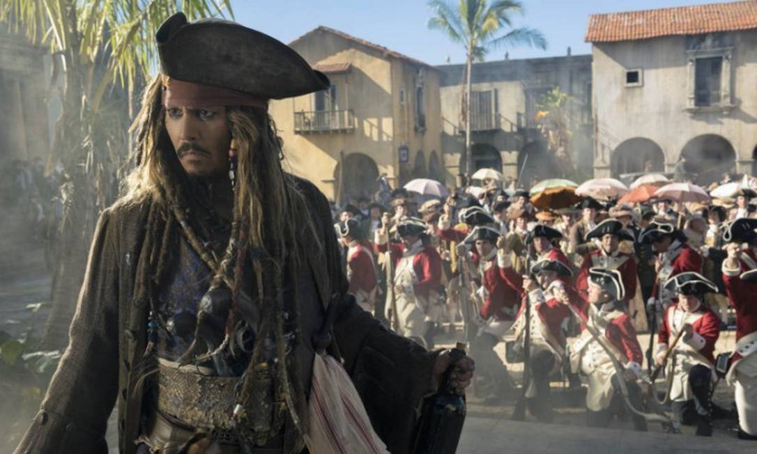 Johnny Depp como o capitão Jack Sparrow Foto: Peter Mountain / Divulgação