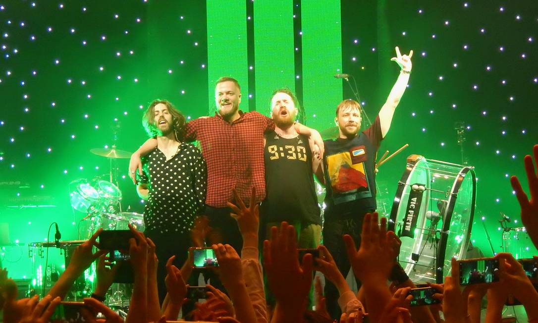 O grupo Imagine Dragons no palco do Roundhouse, em Londres Foto: Drew de F Fawkes /  