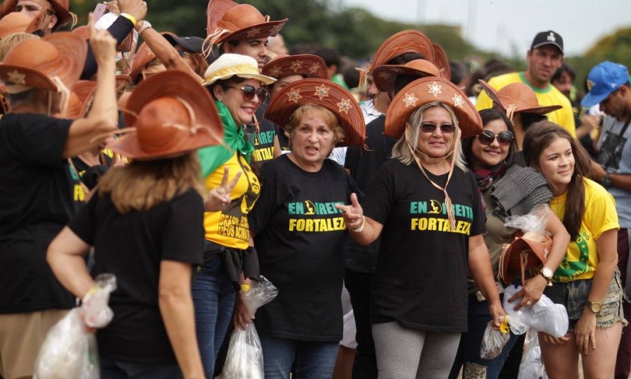 Grupo de cearenses prestigia a posse de Bolsonaro em Brasília Foto: Jorge William / Jorge William