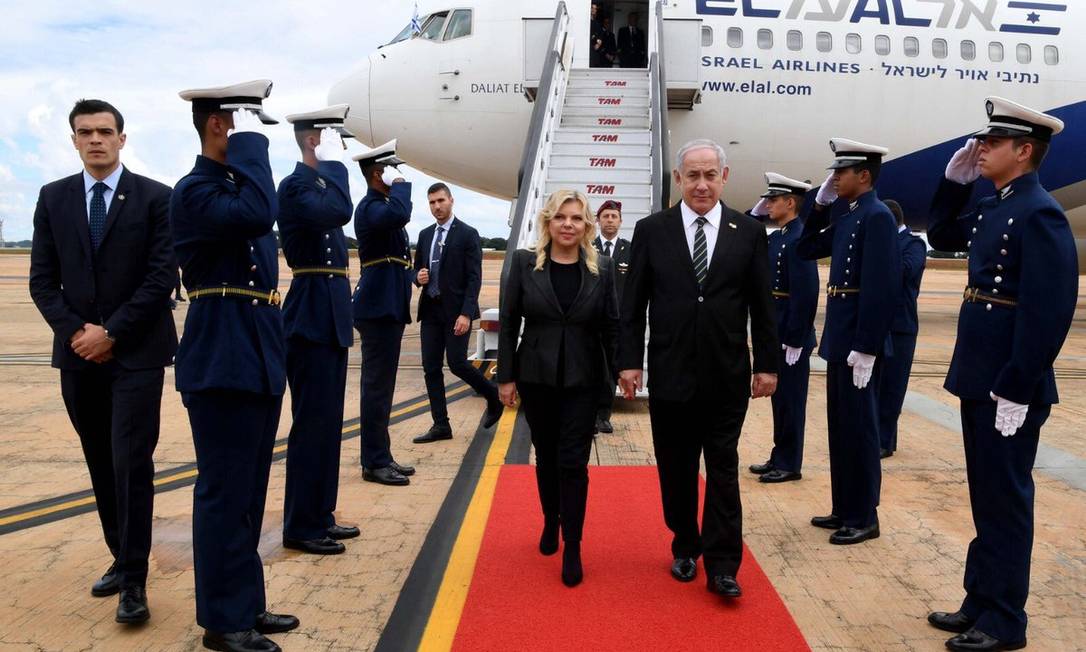 O primeiro-ministro de Israel, Benjamin Netanyahu, desembarca em Brasília Foto: Reprodução/Twitter 