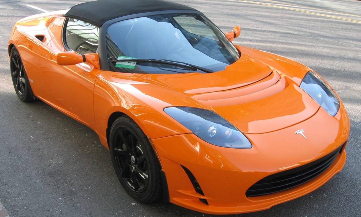 O Tesla Roadster, carro elétrico do tipo desportivo e primeiro produzido pela Tesla Motors. Produção iniciada em 2008 Foto: Dovulgação