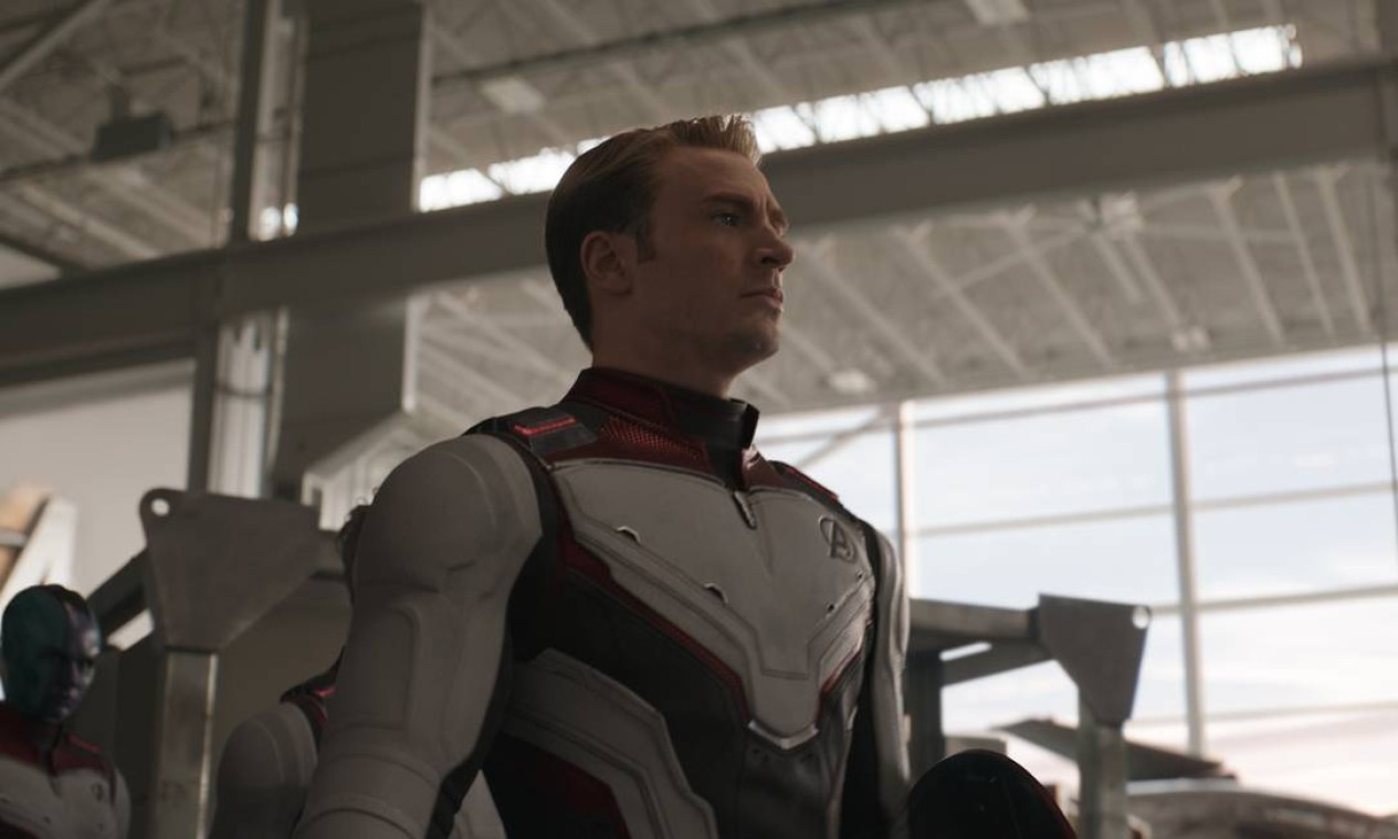 Marvel Studios' AVENGERS: ENDGAME..L to R: Nebula (Karen Gillan) and Captain America/Steve Rogers (Chris Evans)..Photo: Film Frame..©Marvel Studios 2019 Foto: null / Marvel Studios