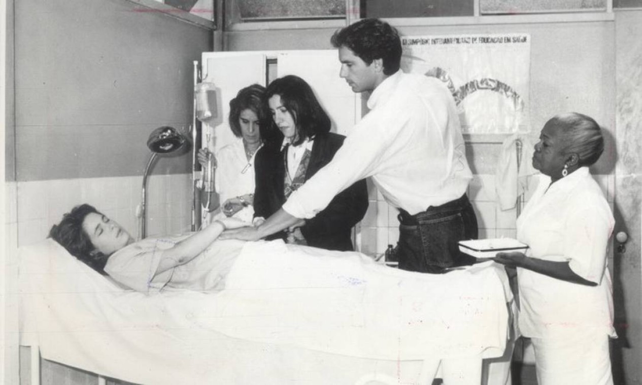 Em 1990, na novela "Barriga de aluguel", também da Globo, atriz (na foto, contracenando com Cássia Kis e Victor Fasano) protagonizava uma trama com tema polêmico Foto: Irineu Barreto / Irineu Barreto