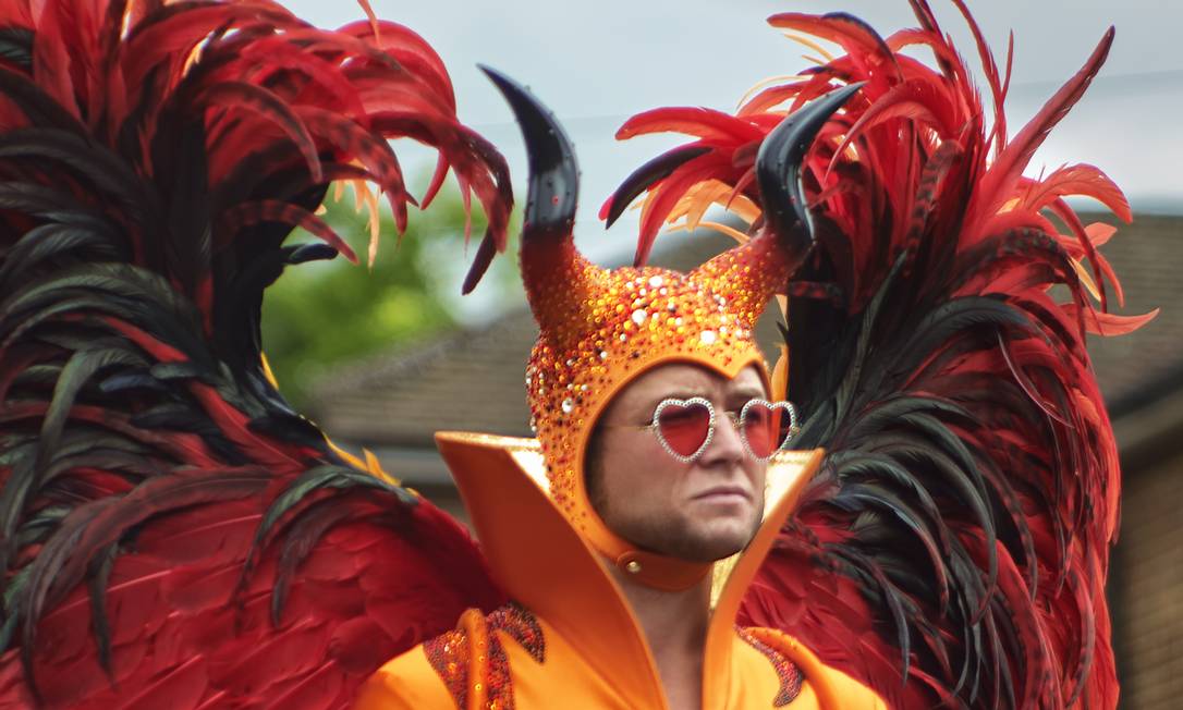 CULTURA - Filme "Rocketman" conta a vida de Elton John
Taron Egerton as Elton John in Rocketman from Paramount Pictures. Foto: Gavin Bond 