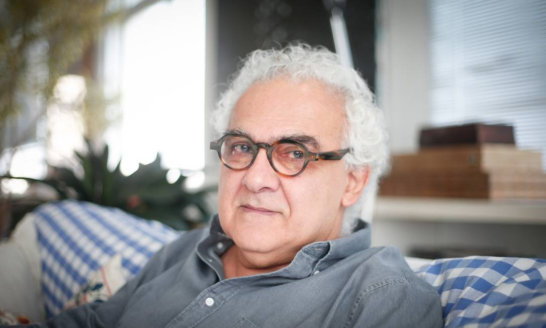 O escritor Milton Hatoum Foto: Marcos Alves / Agência O Globo