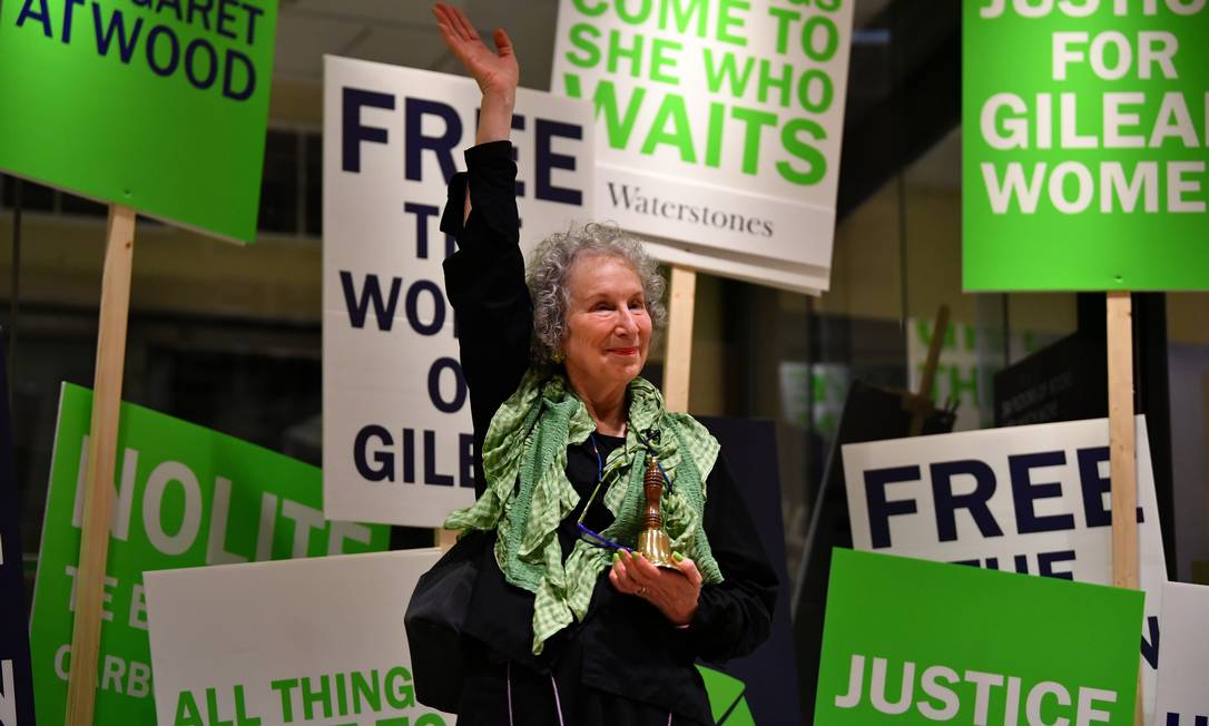 A canadense Margaret Atwood no lançamento do livro 'Os testamentos' Foto: DYLAN MARTINEZ / REUTERS