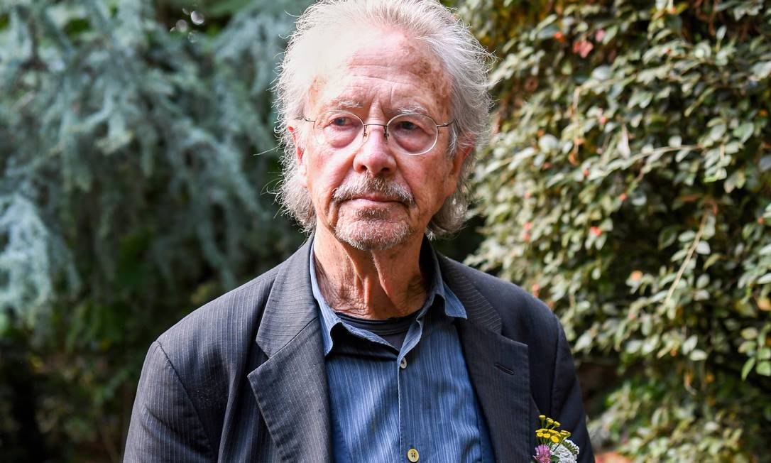 O austríaco Peter Handke fotografado em Paris Foto: ALAIN JOCARD / AFP