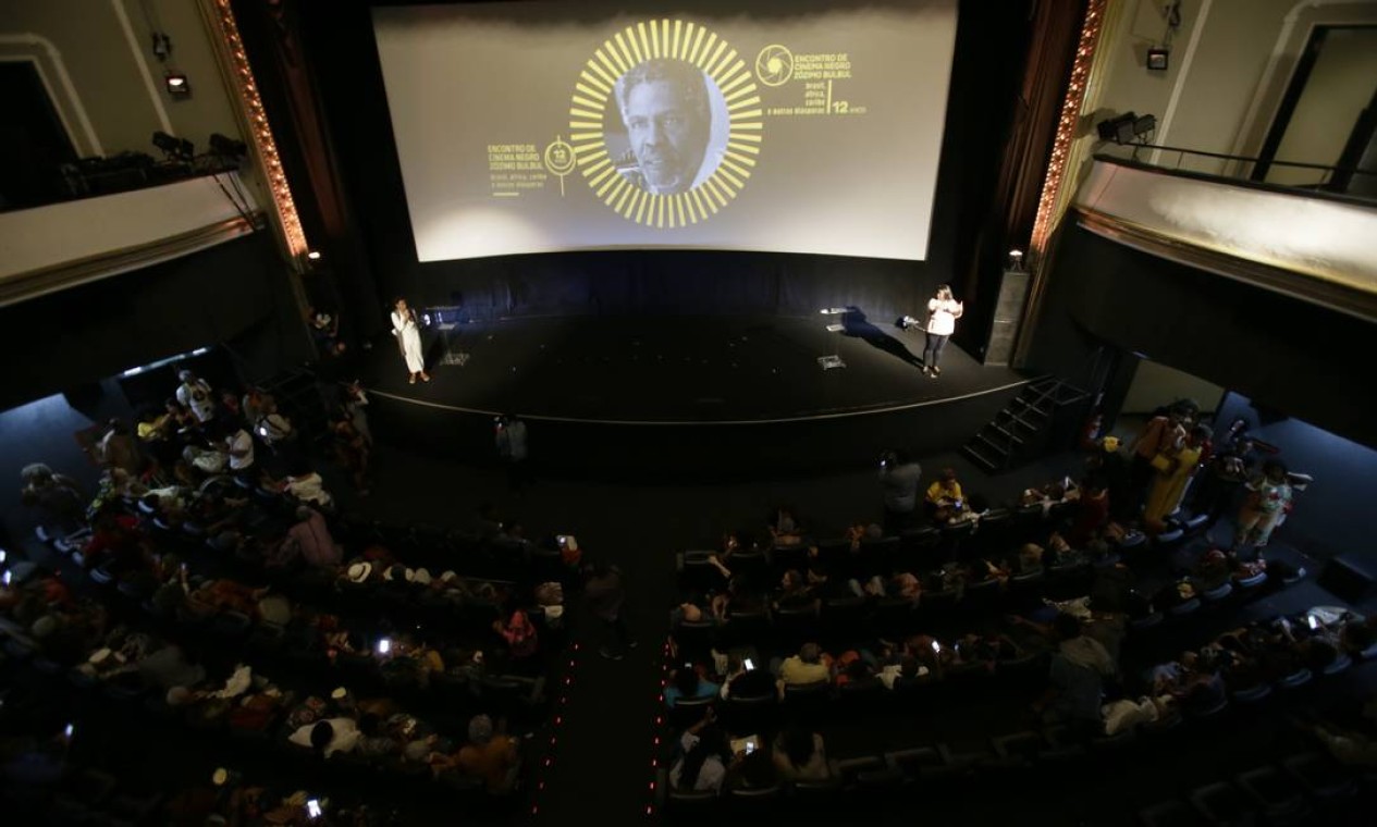 Cine Odeon lotado para a abertura da 12ª edição do “Encontro de Cinema Negro Zózimo Bulbul: Brasil, África, Caribe e outras diásporas”, no qual a ex-Pantera Negra Angela Davis foi homenageada Foto: Antonio Scorza