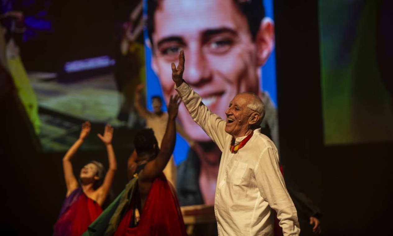 Em 1968, Chico Buarque estreava como autor de teatro, no ano em que a ditatura militar editava o AI-5, um marco na censura Foto: Alexandre Cassiano / Agência O Globo