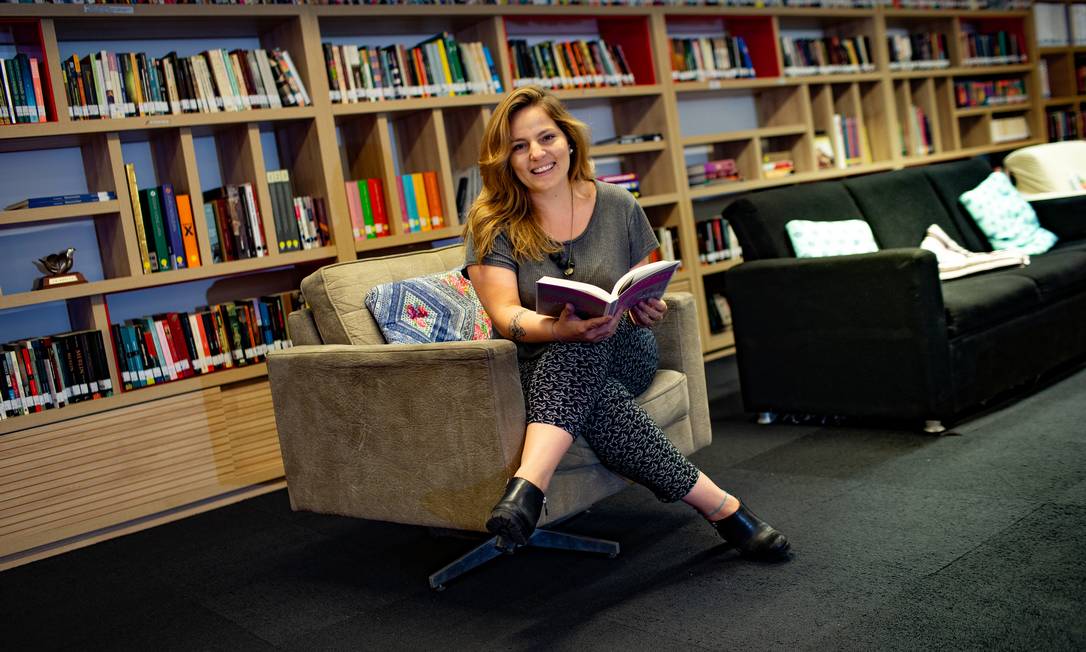 
Lauren Poliana comanda a Sala de Leitura da Cidade das Artes
Foto:
/
Roberto Moreyra / Agência O Globo
