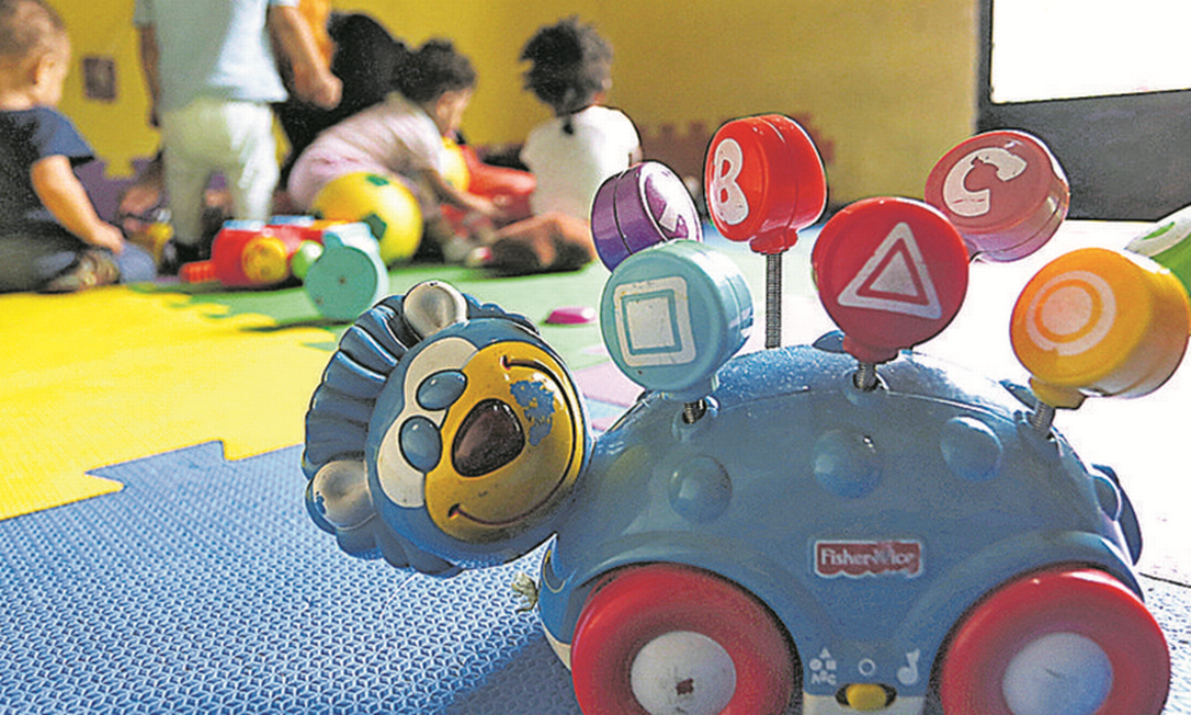 Governo quer liberar uso do FGTS para pagar mensalidade de creche Foto: Fabiano Rocha / Agência O Globo