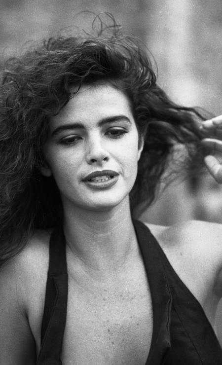 A atriz Luma de Oliveira em 23/12/1987 Foto: Jorge William / Agência O Globo