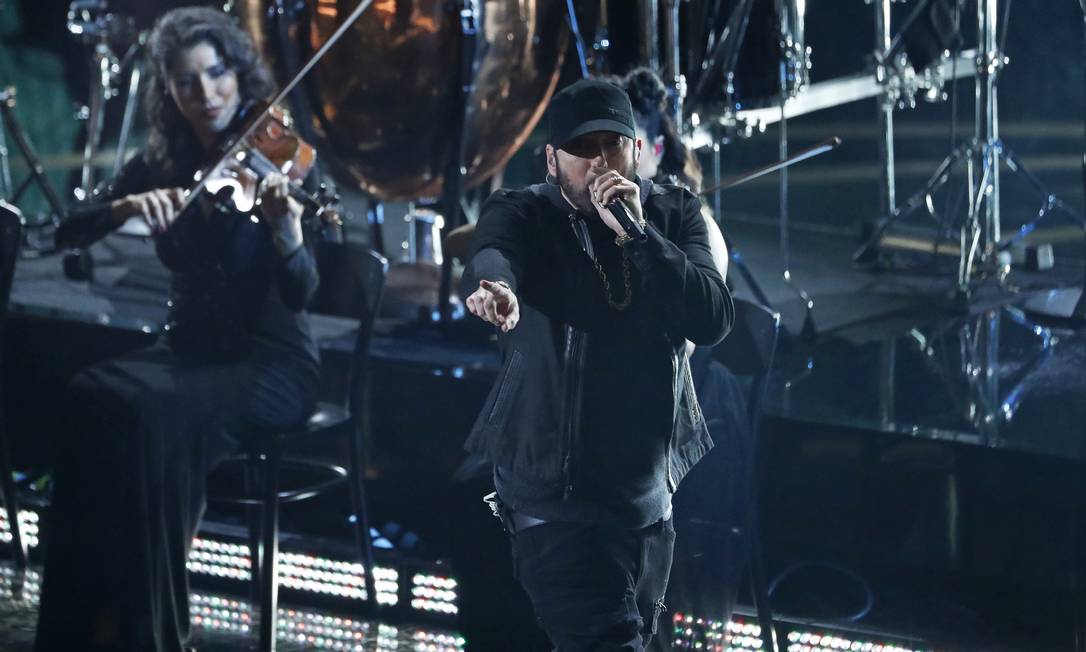 Eminem canta 'Lose yourself' durante a cerimônia do Oscar 2020 Foto: MARIO ANZUONI / REUTERS