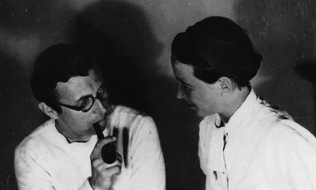 Simone de Beauvoir e Jean-Paul Sartre em Juan-les-Pins, no sul da França, agosto de 1939 Foto: Coleção Sylvie Le Bon de Beauvoir/Distribuição Gallimard