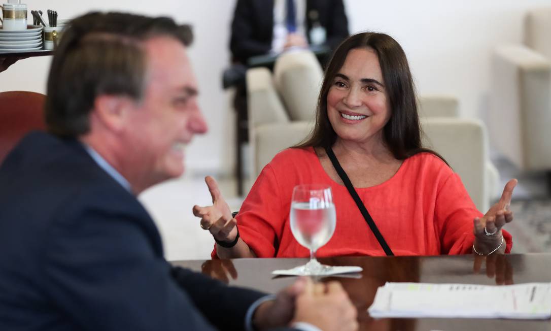 Regina Duarte e o presidente Jair Bolsonaro Foto: Marcos Corrêa / Agência O Globo