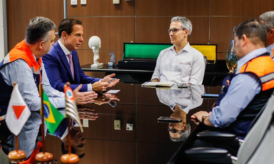 Romeu Zema, governador de Minas Gerais, e João Doria, governador de São Paulo, em reunião na tarde desta segunda-feira. Foto: Pedro Gontijo / Governo de MG