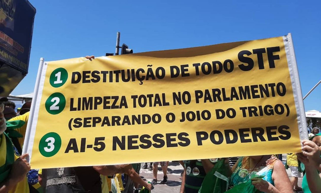 Além de frases contra o Congresso, manifestantes criticaram o STF Foto: Alice Cravo / Agência O Globo