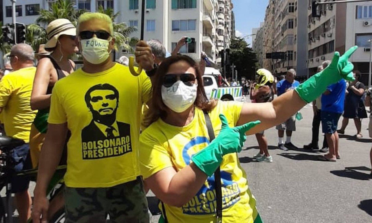 No Rio e em Brasília, que tiveram os atos pela manhã, alguns dos apoiadores de Bolsonaro usaram máscaras Foto: Alice Cravo / Agência O Globo