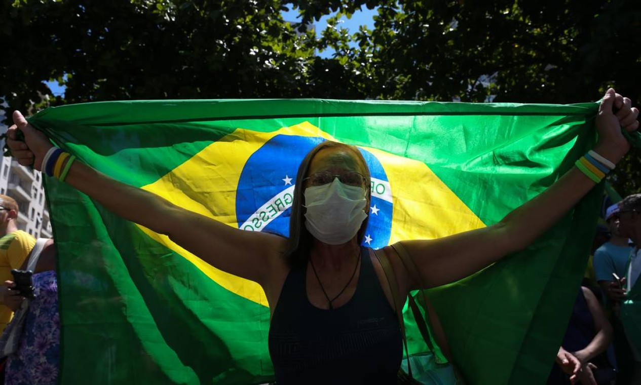 RI - Rio de Janeiro (RJ) 15/03/2020 -
Manifestação pró-Bolsonaro e contra o Congresso em Copacabana.
Fotos: Pedro Teixeira/ O Globo Foto: Pedro Teixeira / Agência O Globo