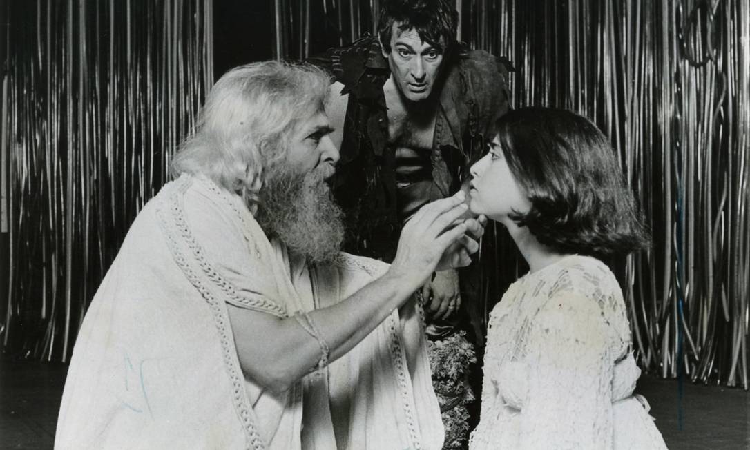 Cena da peça "O Rei Lear" com Sérgio Brito, Paulo Goulart e Fernanda Torres, em 1983 Foto: Arquivo
