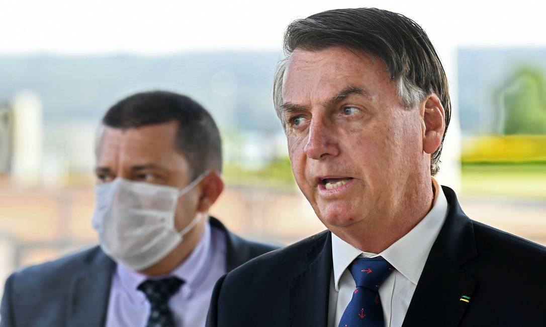 Presidente Jair Bolsonaro em frente ao Palácio da Alvorada Foto: EVARISTO SA / AFP