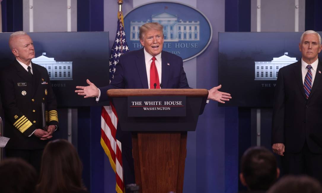 Presidente Donald Trump, durante entrevista coletiva na Casa Branca Foto: JONATHAN ERNST / REUTERS / 20-04-2020