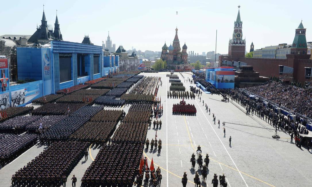 Soldados russos no tradicional desfile para celebrar a vitória sobre os nazistas na Segunda Guerra Mundial Foto: - / AFP