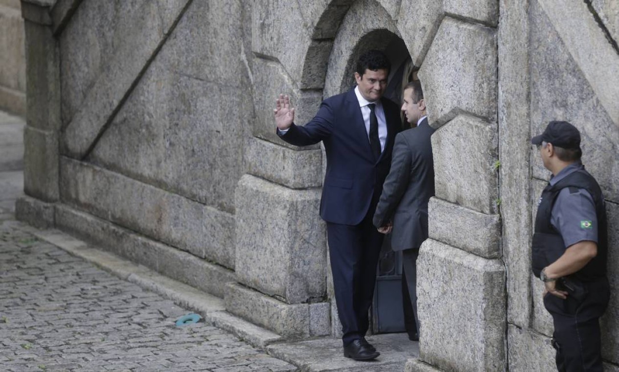 Moro em visita ao Arquivo Nacional, no Rio, em agosto de 2019: em ofício encaminhado ao Ministério da Economia, ele disse à época que o aperto orçamentário poderia inviabilizar ações como operações da PF Foto: Gabriel de Paiva / Agência O Globo - 26/08/2019