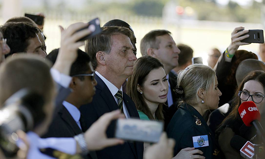 O presidente Jair Bolsonaro na saída do Palácio da Alvorada.
Foto: Jorge William / Agência O Globo