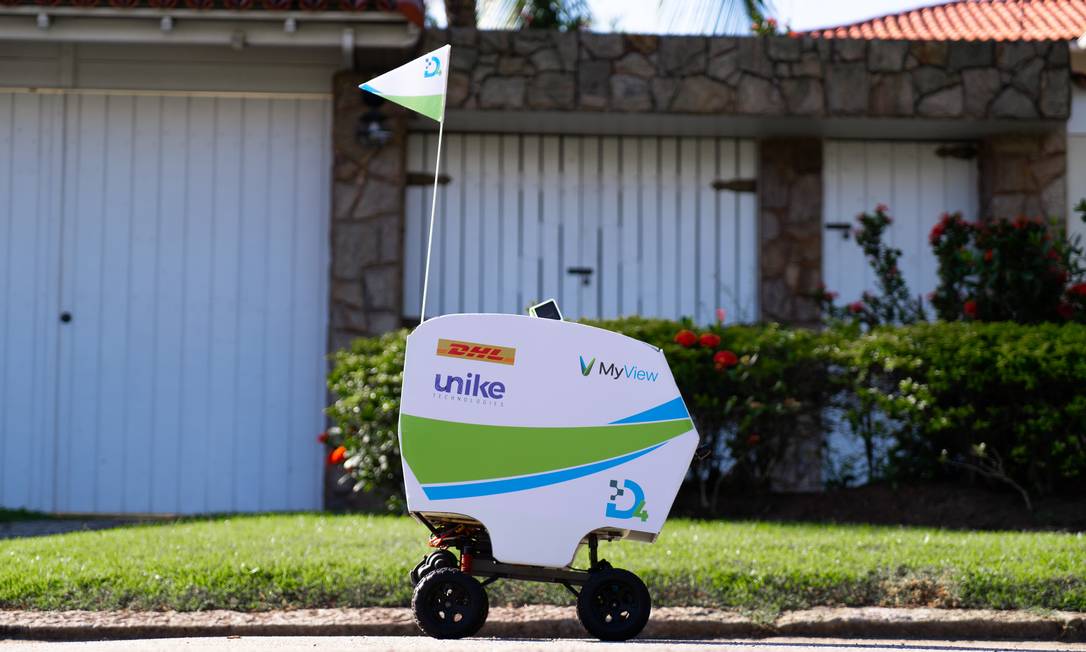 O drone terrestre Unike, que faz entregas em condomínios Foto: Leonardo Custodio